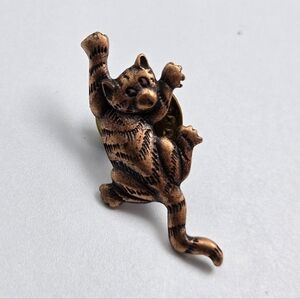 JJ Jonette Jewelry Copper Cat Lapel Pin Cat Lady Jewelry Pinback Costume Fashion